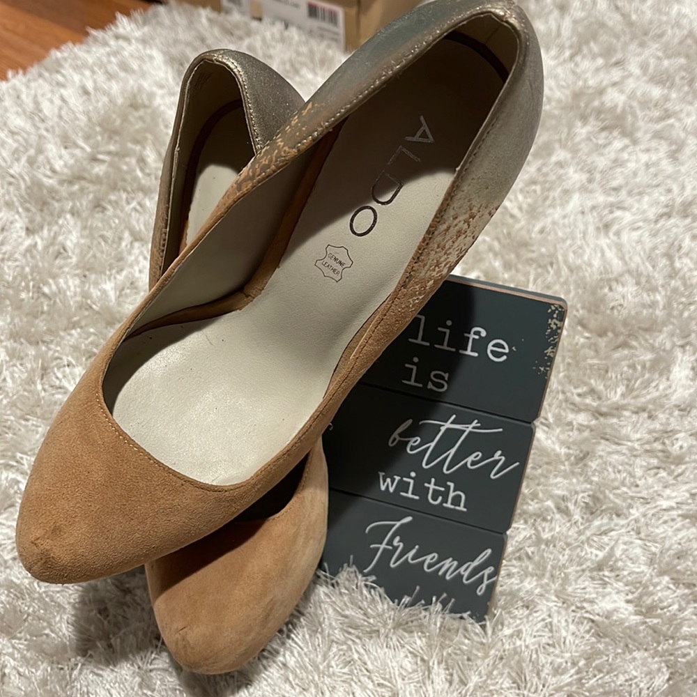 ALDO - Tan with gold heels - size 8
